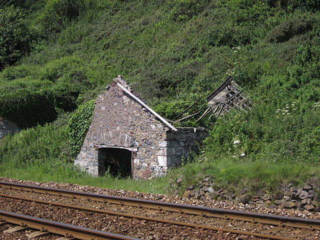 Remains of a Platelayer's hut at Teignmouth.  The platelayers who checked and maintained the track used huts like these along their section of track for storing tools and shelter. SX9473 © Copyright Derek Harper ( CC By SA 2.0 )