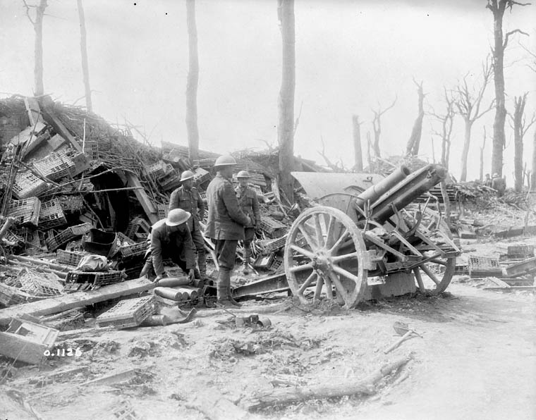 17th Battery, Canadian Field Artillery, firing a German 4.2 gun on the retreating Germans. April 1917. Canada. Department of National Defence. Library and Archives Canada, PA-001018 / 