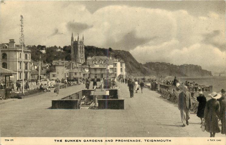 In 1939 Clarence and Alice were the proprietors of the Bella Vista Hotel (white building on the right of the church). Public Domain