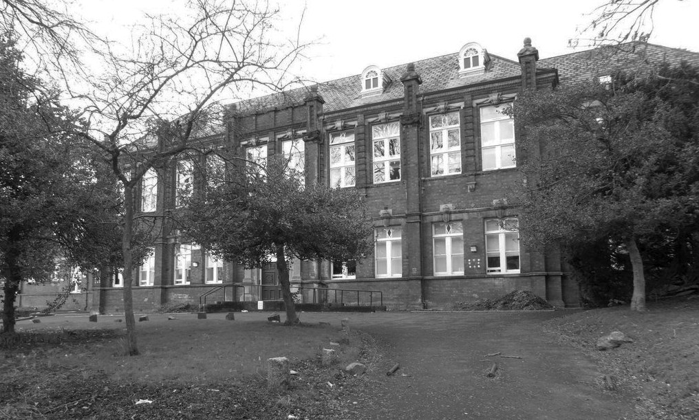 No. 2 Exeter War Hospital (Former Bishop Blackall School (a girls' school) The school merged with Hele's School and became St Peter's School (CC BY-SA 2.0)  © Copyright David Smith