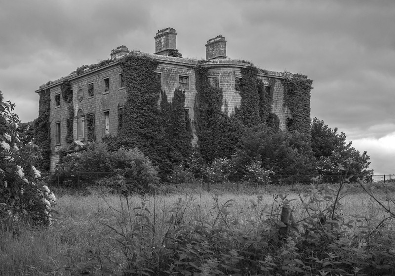 Tudenham Park House, Co. Westmeath. An Auxilary hospital during WW1. © Copyright Mike Searle. (CC BY-SA 2.0)